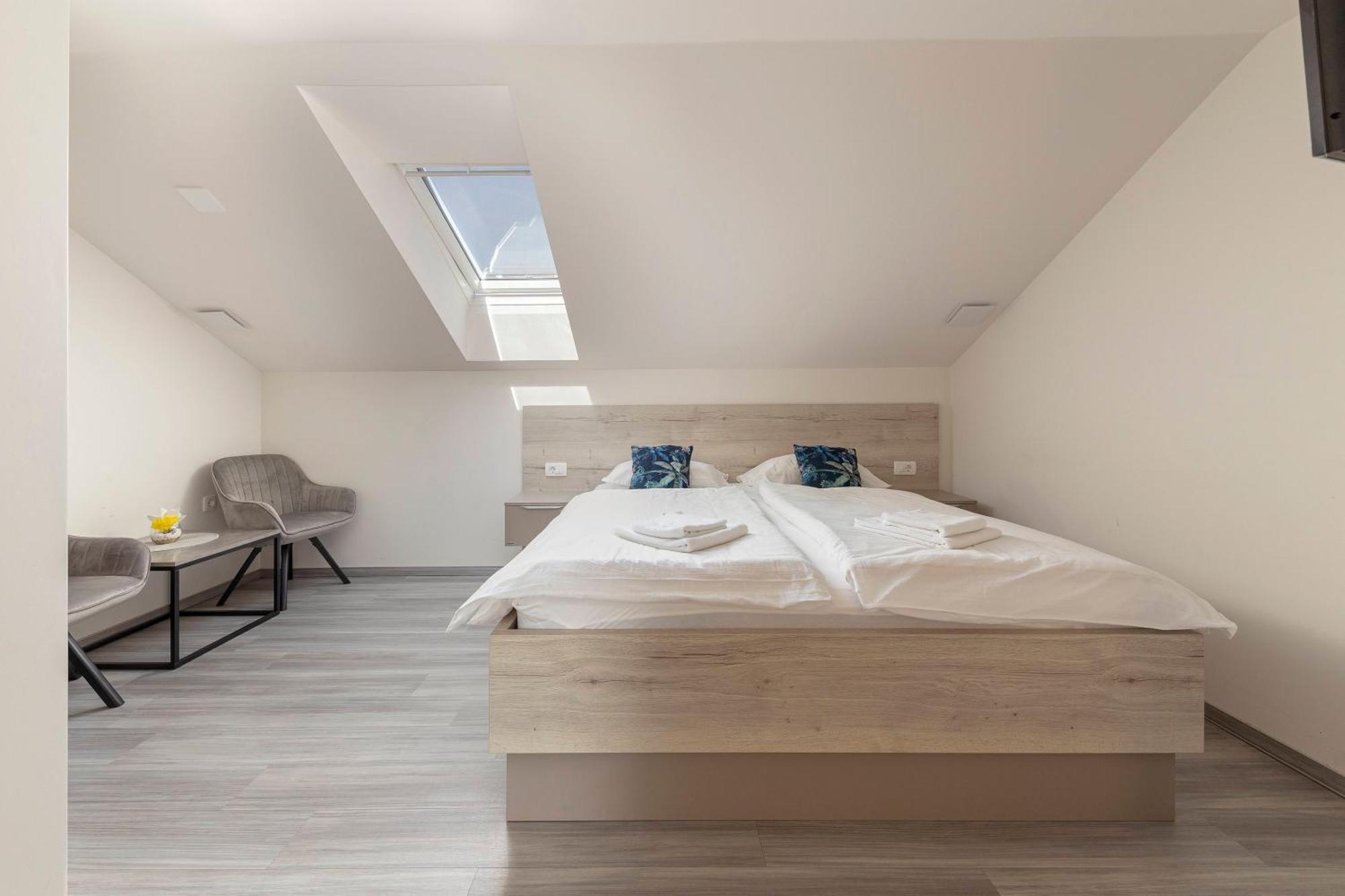 Rooms S Center 斯洛文尼亚科尼采 外观 照片
